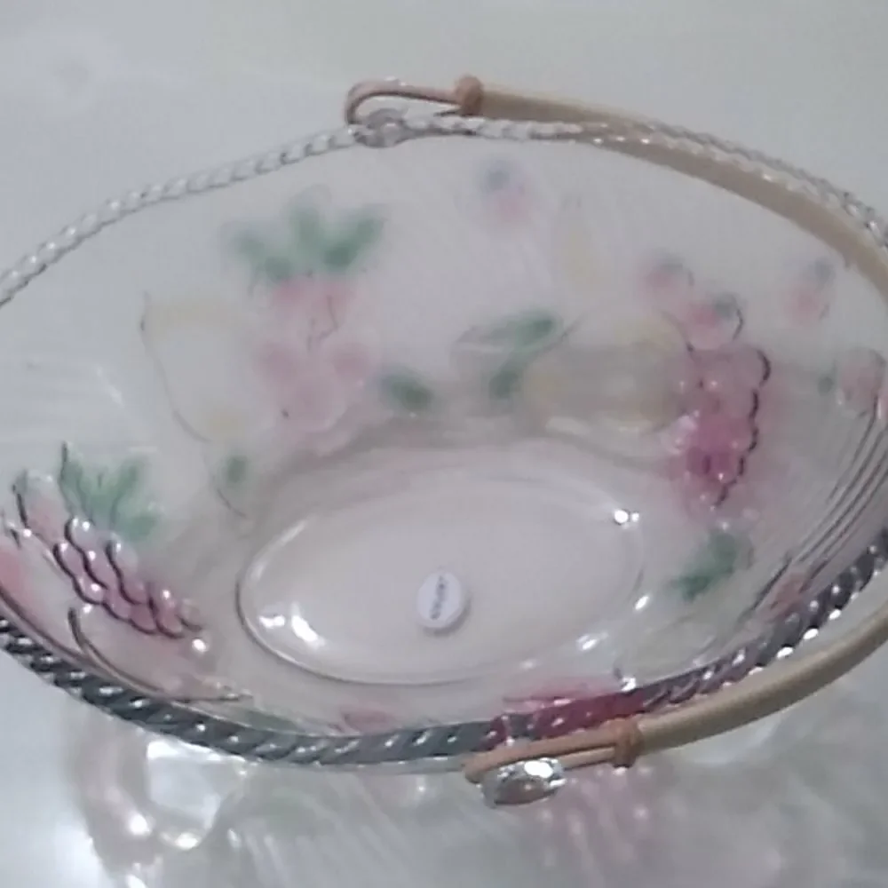 Bountiful Color Glass Basket